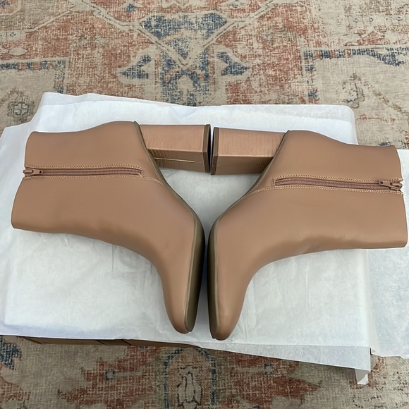 New-DV Dolce Vita Maudry Ankle Boot, size 9.5 - Picture 7 of 11